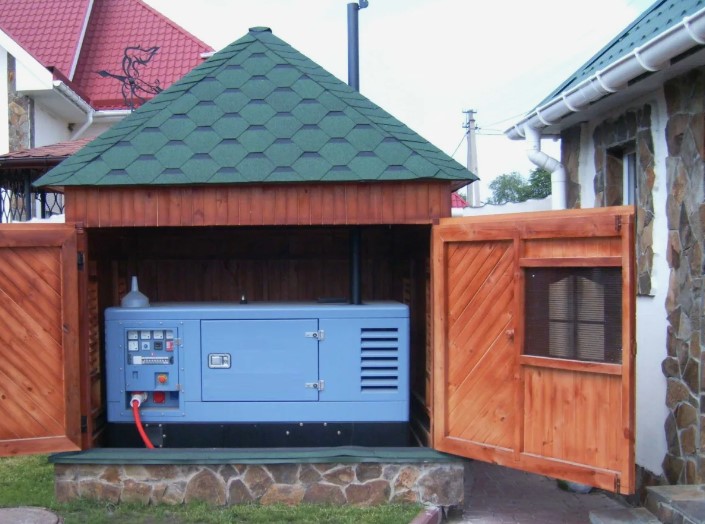 Дизельный генератор на 100 кВт в загородном доме.